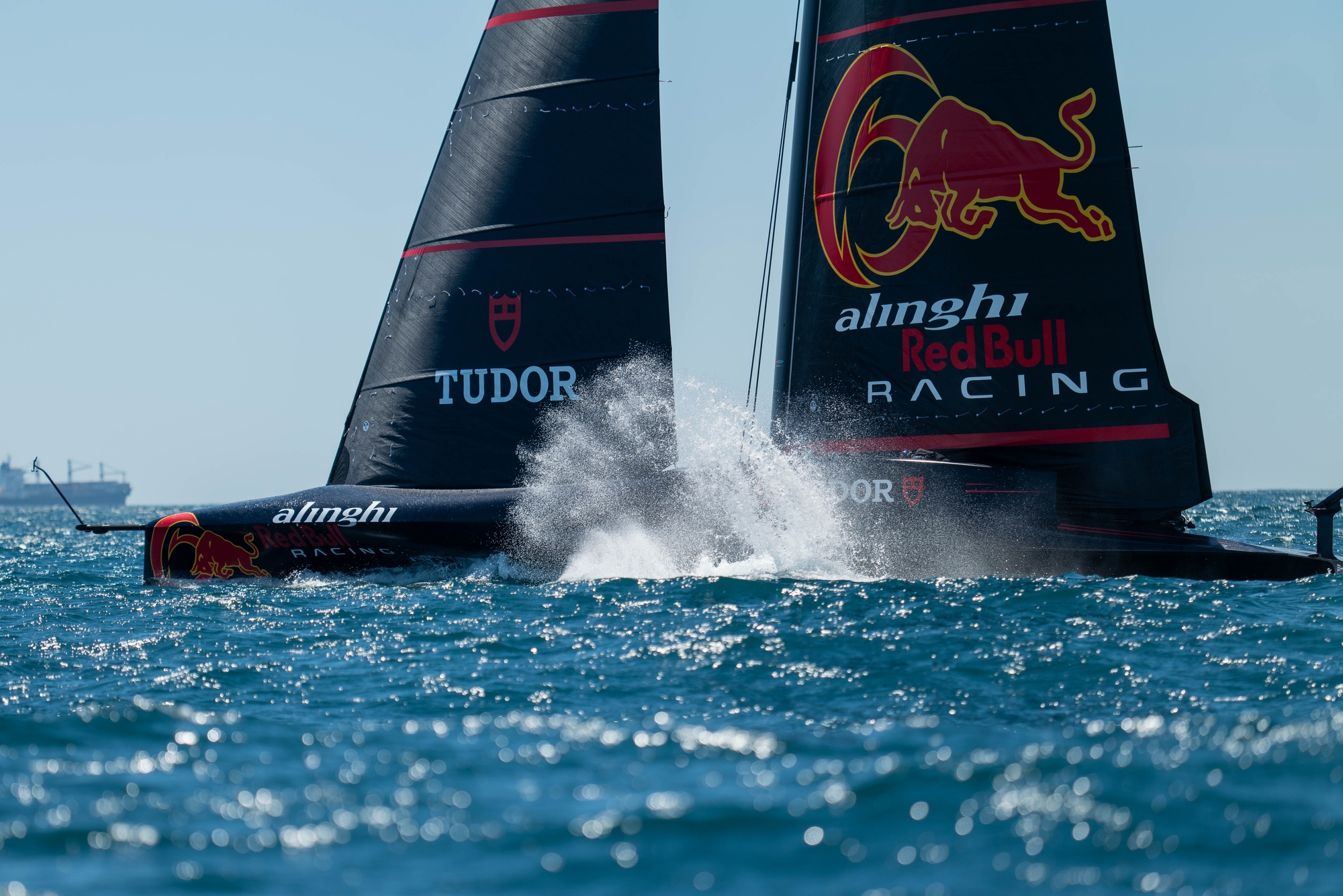 LUNA ROSSA REVEALS NEW TECH AS BRITISH AND SWISS TRAIN IN