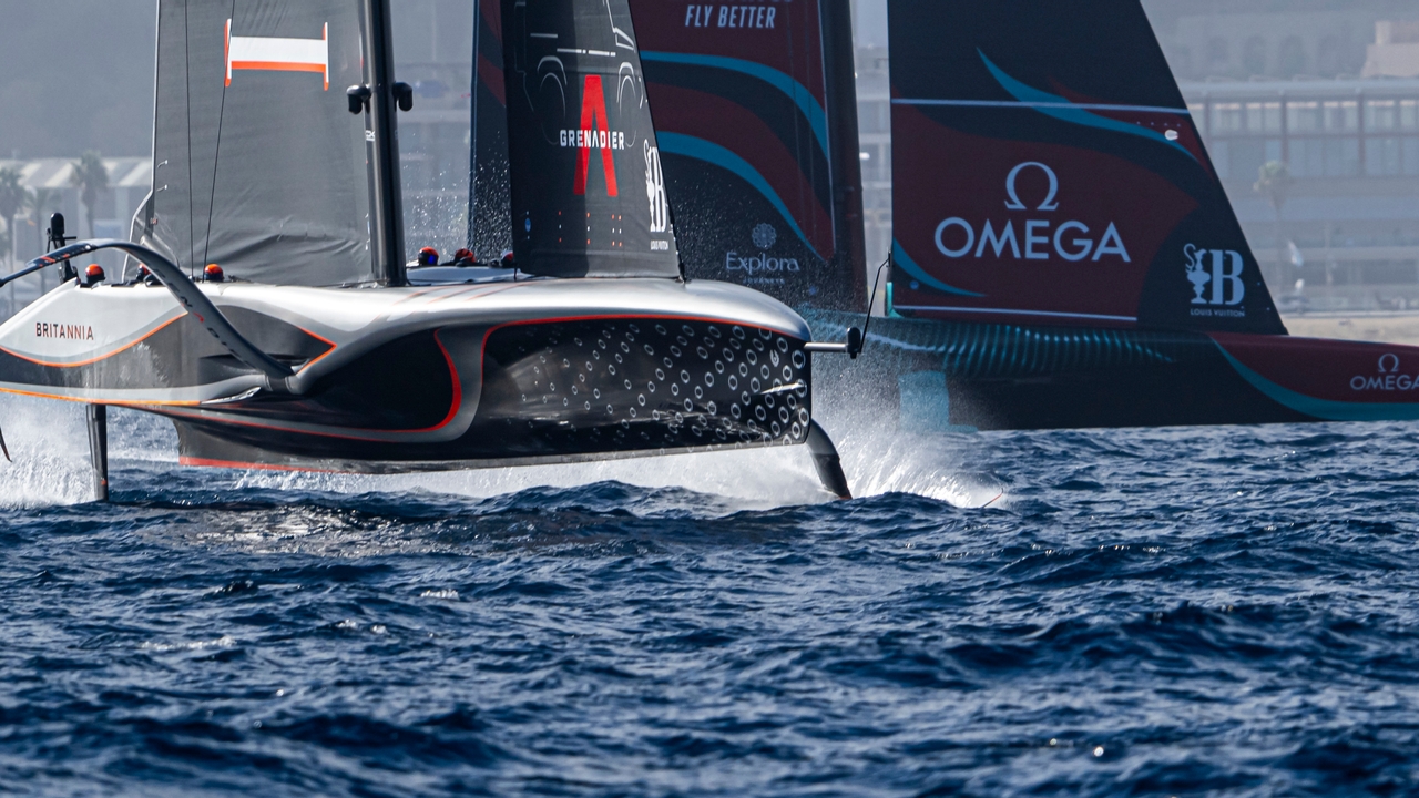 October 16, 2024. Louis Vuitton 37th America's Cup, Race Day 3, Race 6. EMIRATES TEAM NEW ZEALAND, INEOS BRITANNIA