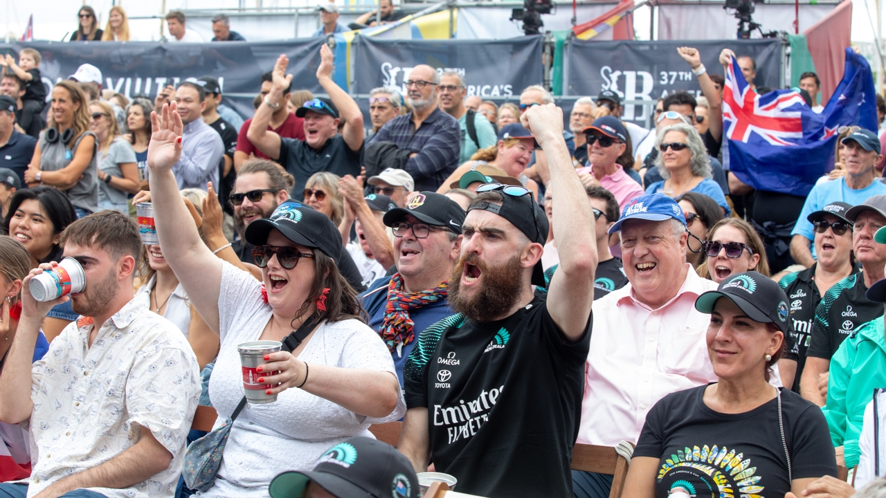 Pints Cheering PINTS, CHARMS, AND CHEERS: THE SPIRIT OF BRITISH AND KIWI SUPPORTERS ...