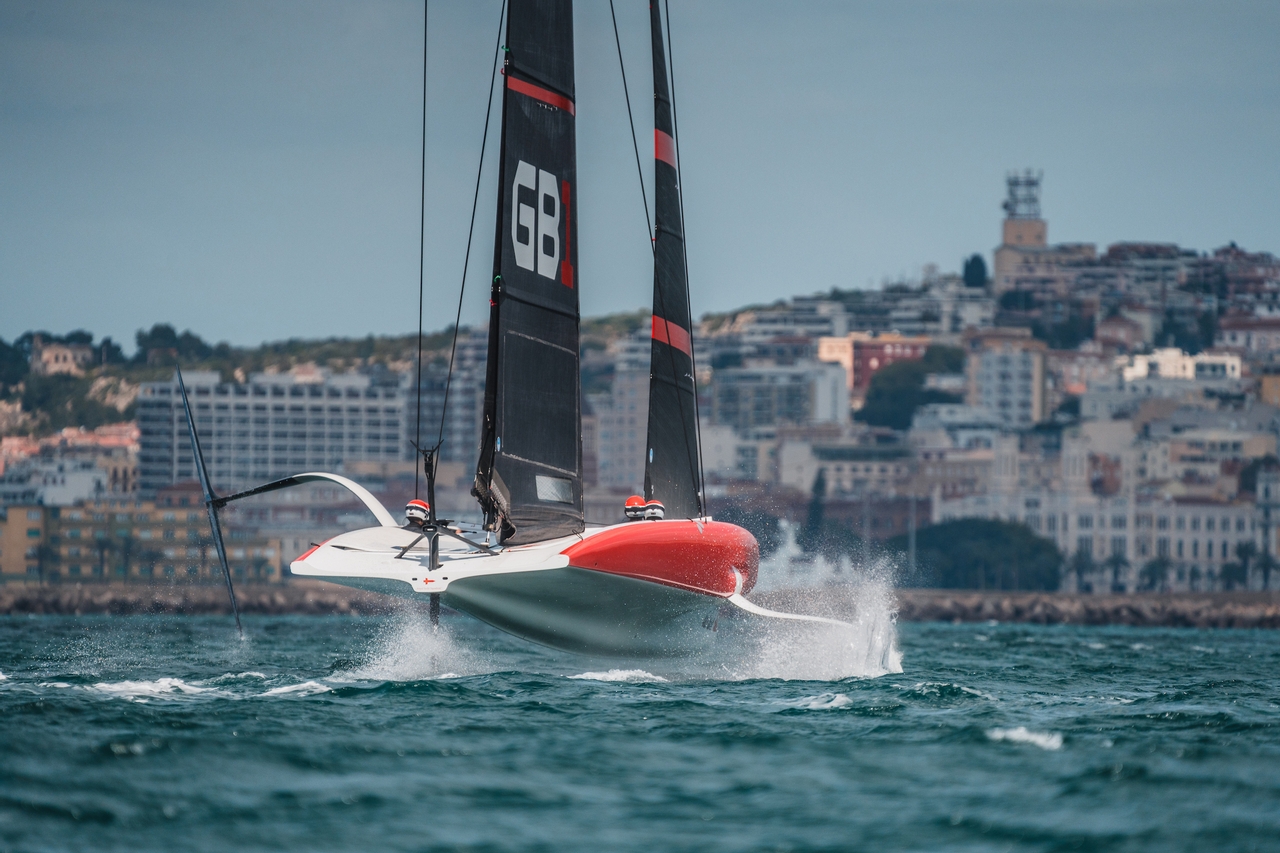 GB1 38th America s Cup